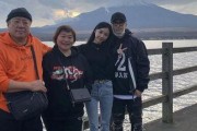 娱乐圈小孩吃瓜的样子